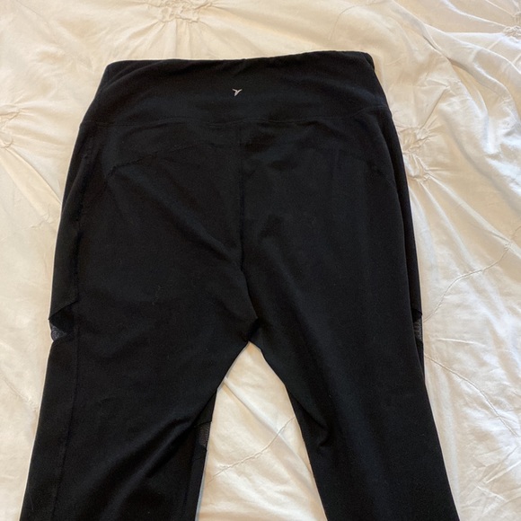 Old Navy leggings with mesh detail - Picture 5 of 6